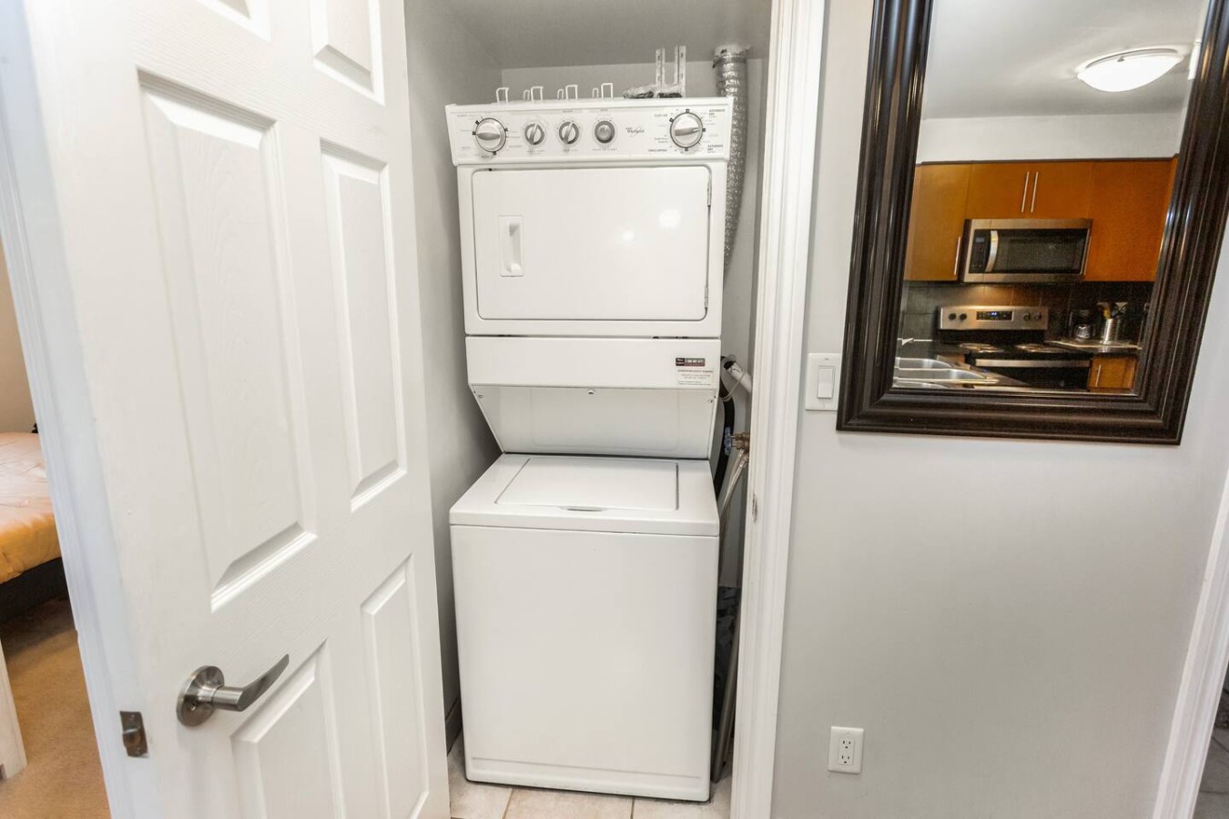 High-Rise Skyline Suite | Sleeps 5 | Steps to SQ1 photo 12