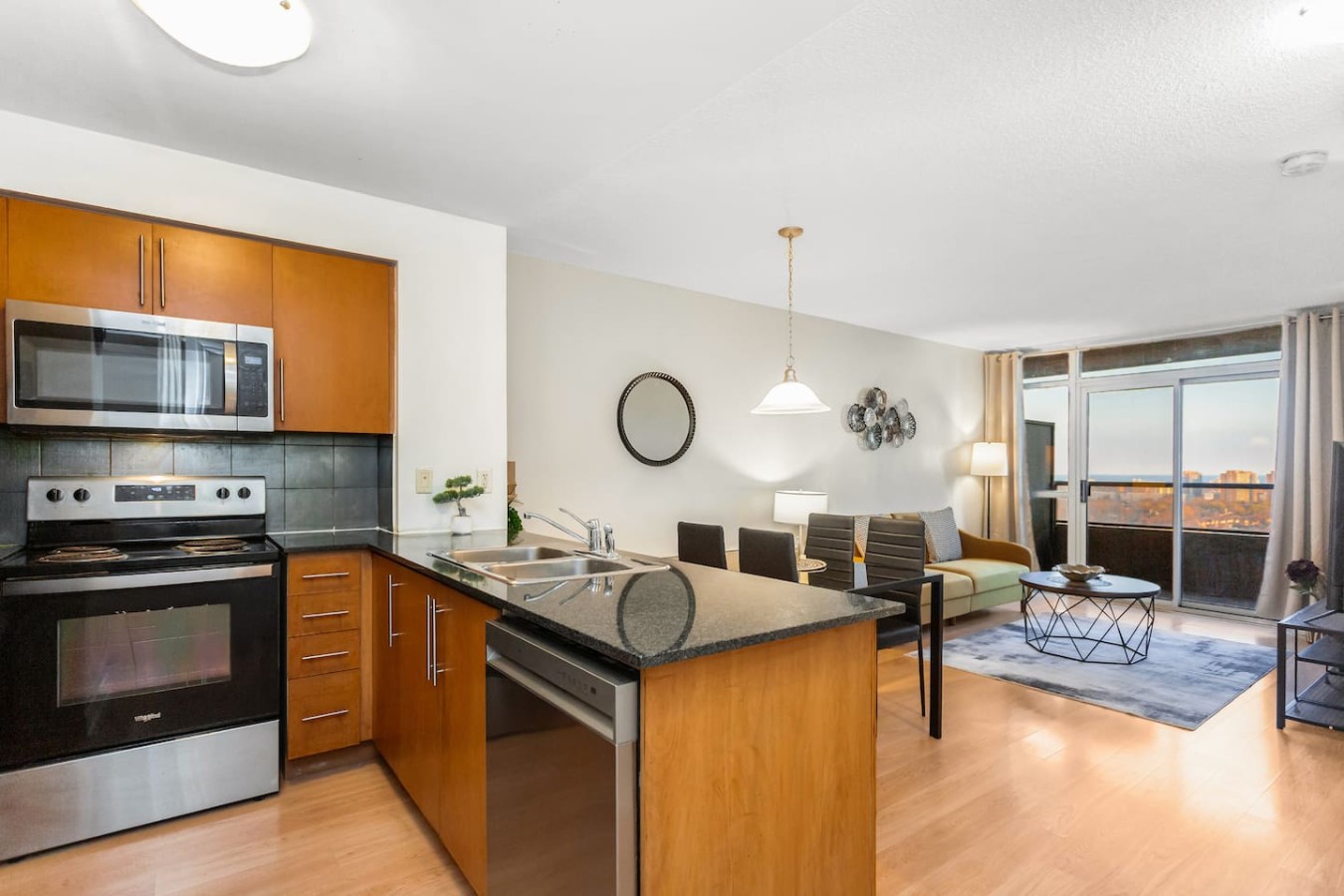 High-Rise Skyline Suite | Sleeps 5 | Steps to SQ1 photo 18