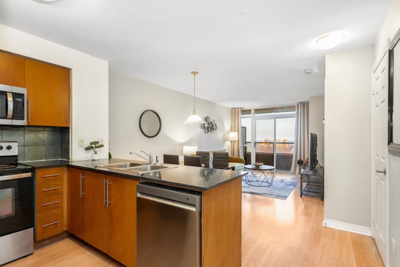High-Rise Skyline Suite | Sleeps 5 | Steps to SQ1 photo 17