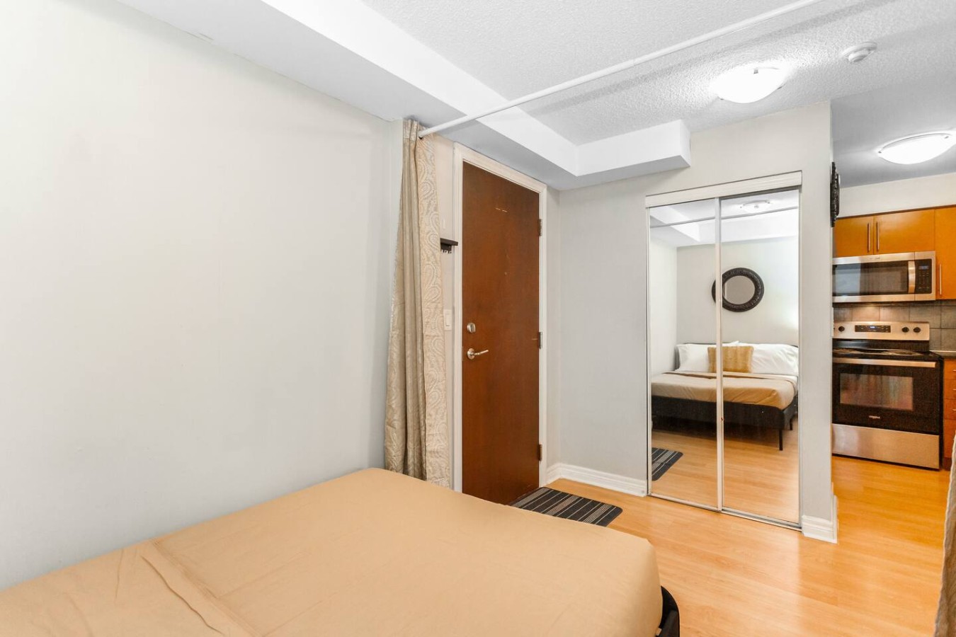 High-Rise Skyline Suite | Sleeps 5 | Steps to SQ1 photo 11