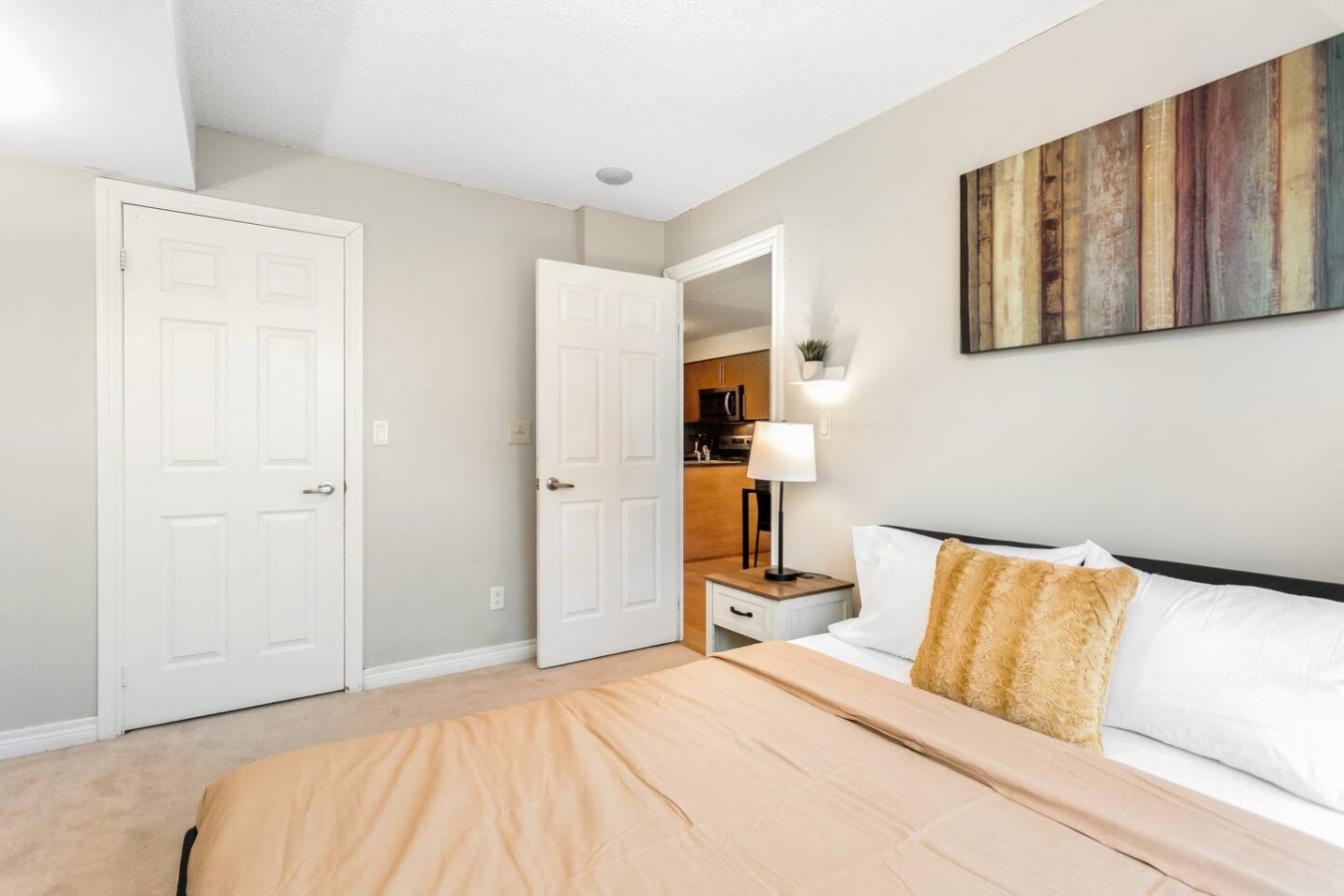 High-Rise Skyline Suite | Sleeps 5 | Steps to SQ1 photo 14