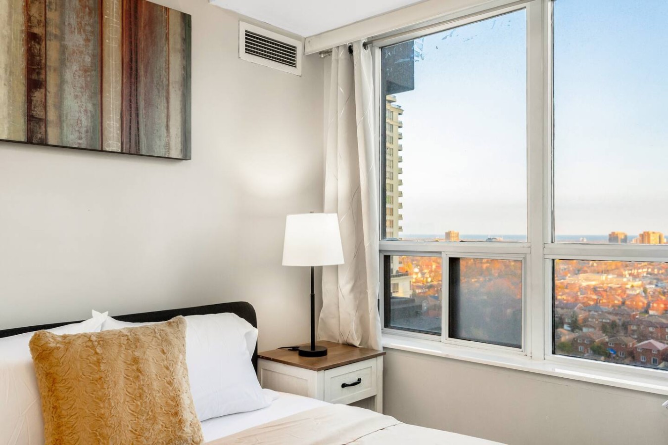 High-Rise Skyline Suite | Sleeps 5 | Steps to SQ1 photo 8