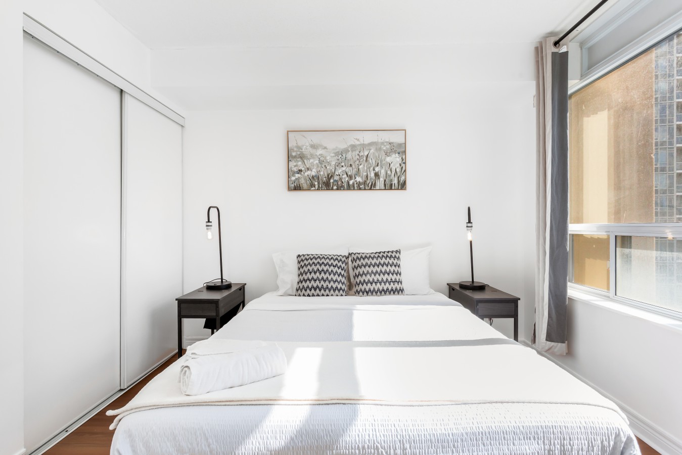 City Retreat | 2BR 2BATH | Sleeps 8 | Free Parking — furnished suite photo 21 in Mississauga