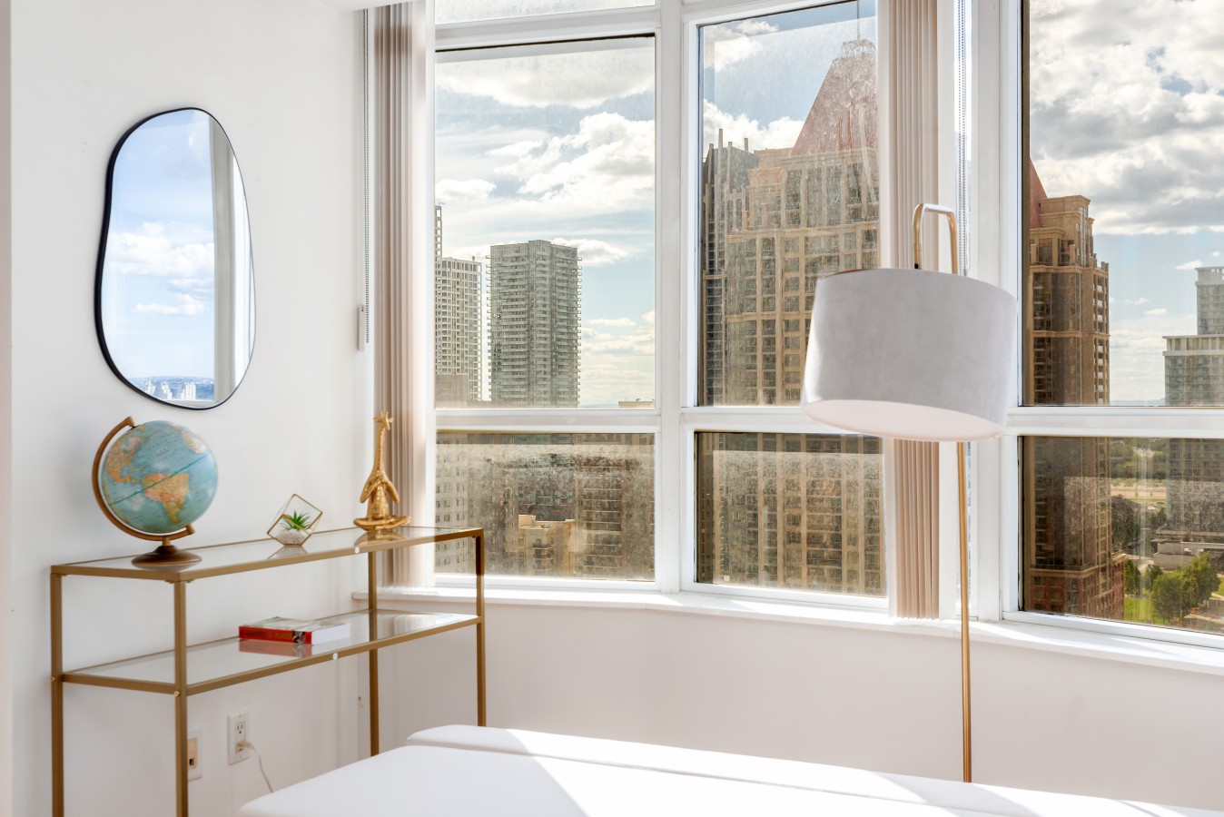 City Retreat | 2BR 2BATH | Sleeps 8 | Free Parking — furnished suite photo 13 in Mississauga