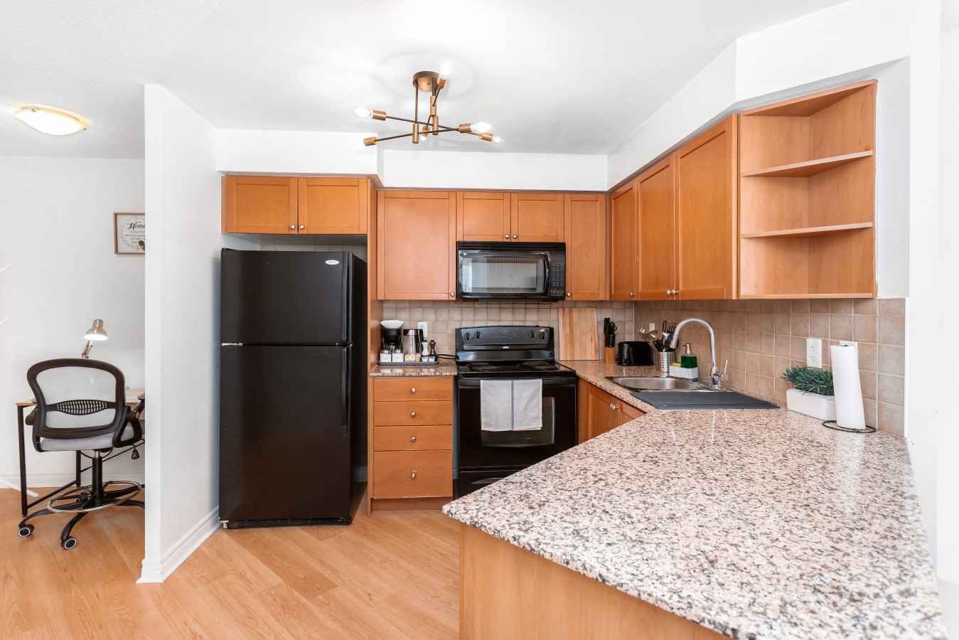 City Retreat | 2BR 2BATH | Sleeps 8 | Free Parking — furnished suite photo 36 in Mississauga