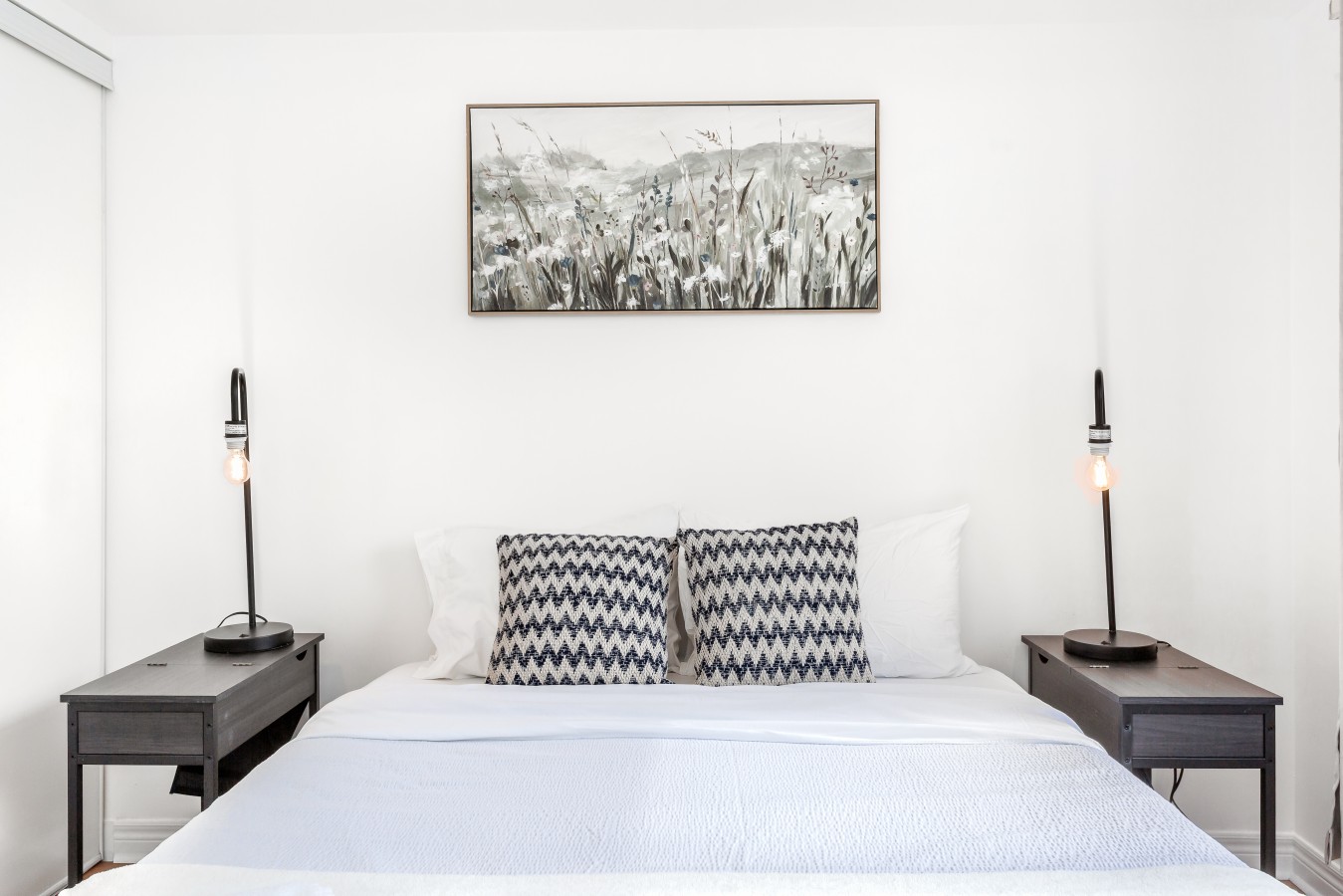 City Retreat | 2BR 2BATH | Sleeps 8 | Free Parking — furnished suite photo 40 in Mississauga