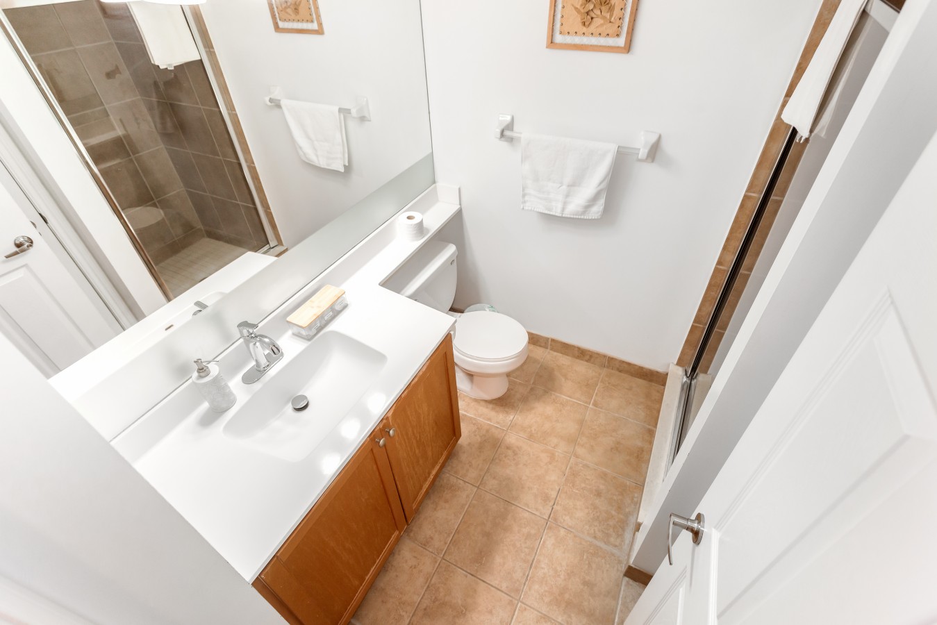 City Retreat | 2BR 2BATH | Sleeps 8 | Free Parking — furnished suite photo 47 in Mississauga