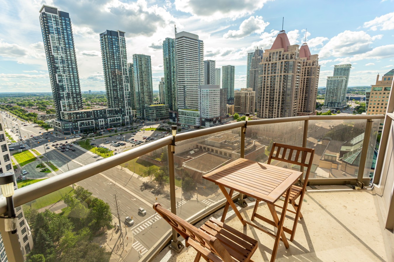 City Retreat | 2BR 2BATH | Sleeps 8 | Free Parking — furnished suite photo 2 in Mississauga