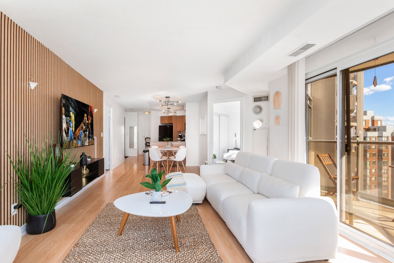 City Retreat | 2BR 2BATH | Sleeps 8 | Free Parking — furnished suite photo 18 in Mississauga