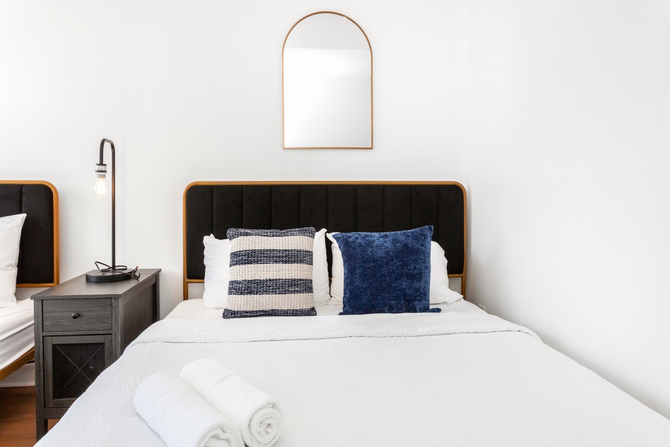 City Retreat | 2BR 2BATH | Sleeps 8 | Free Parking — furnished suite photo 31 in Mississauga