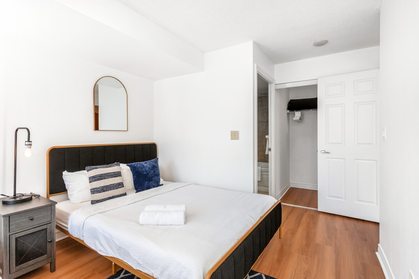 City Retreat | 2BR 2BATH | Sleeps 8 | Free Parking — furnished suite photo 12 in Mississauga