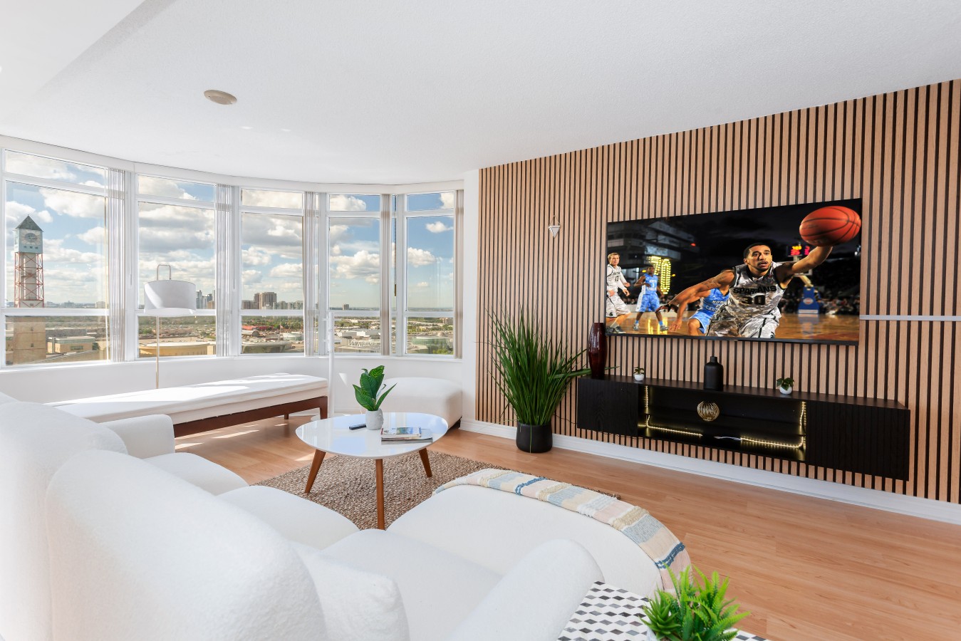 City Retreat | 2BR 2BATH | Sleeps 8 | Free Parking — furnished suite photo 10 in Mississauga