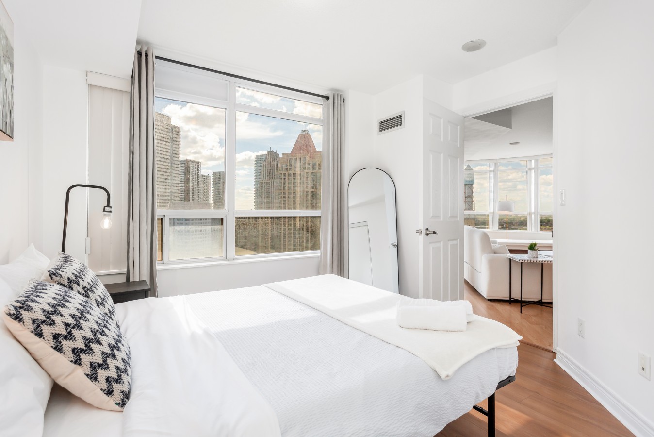 City Retreat | 2BR 2BATH | Sleeps 8 | Free Parking — furnished suite photo 37 in Mississauga