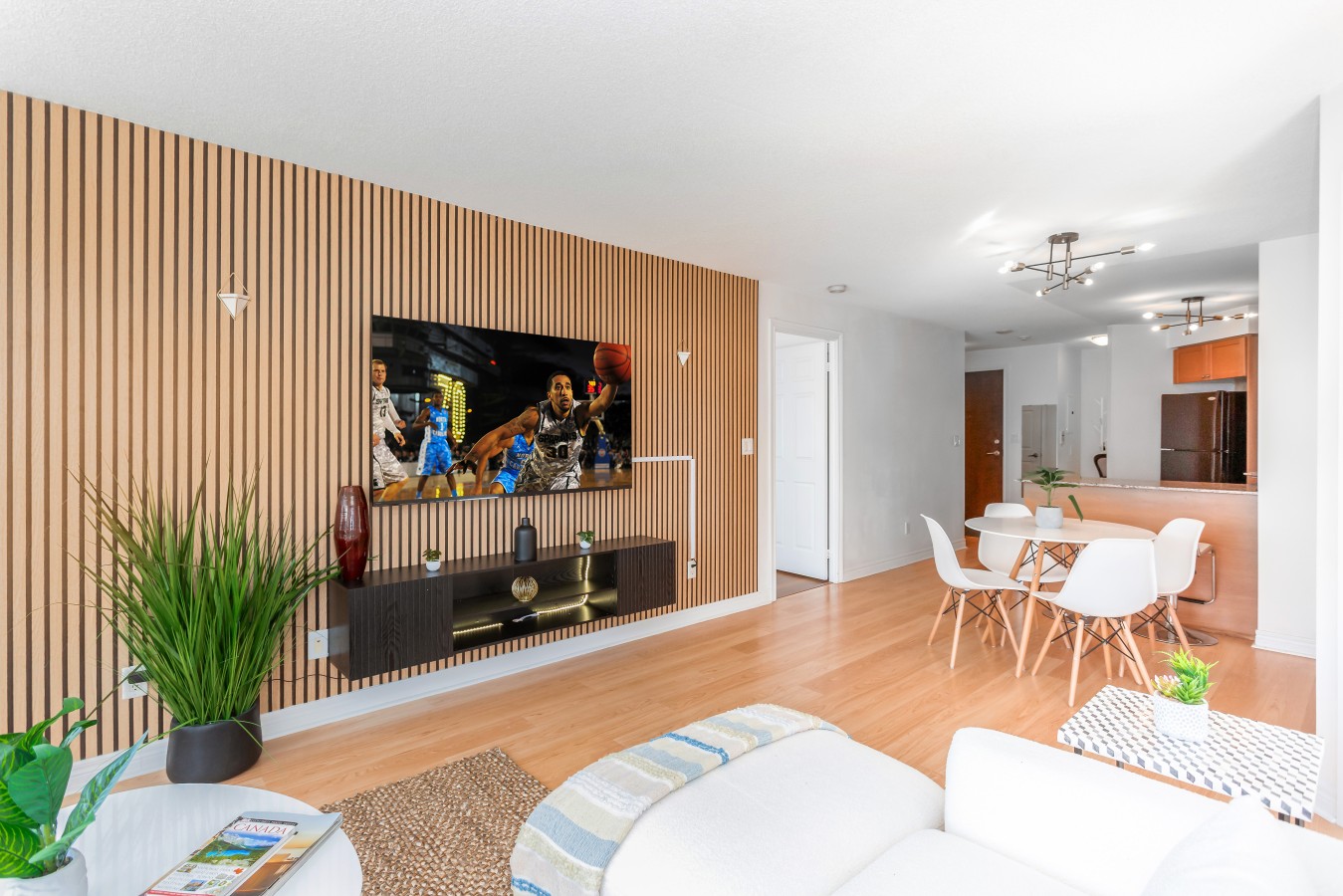 City Retreat | 2BR 2BATH | Sleeps 8 | Free Parking — furnished suite photo 44 in Mississauga