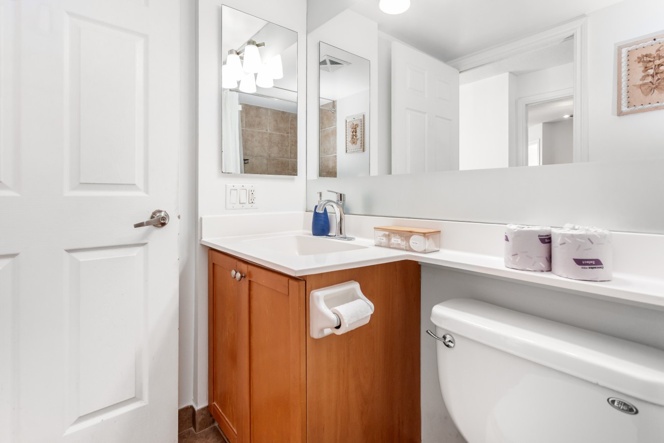 City Retreat | 2BR 2BATH | Sleeps 8 | Free Parking — furnished suite photo 46 in Mississauga