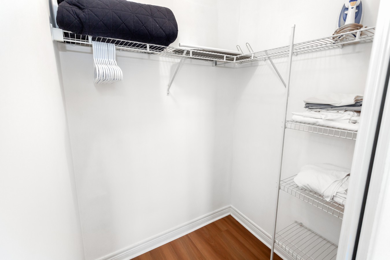 City Retreat | 2BR 2BATH | Sleeps 8 | Free Parking — furnished suite photo 48 in Mississauga