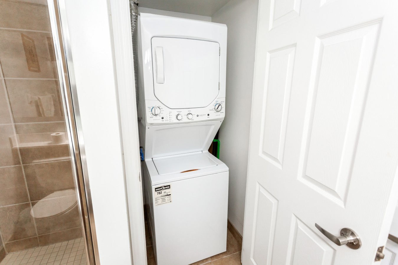 City Retreat | 2BR 2BATH | Sleeps 8 | Free Parking — furnished suite photo 24 in Mississauga