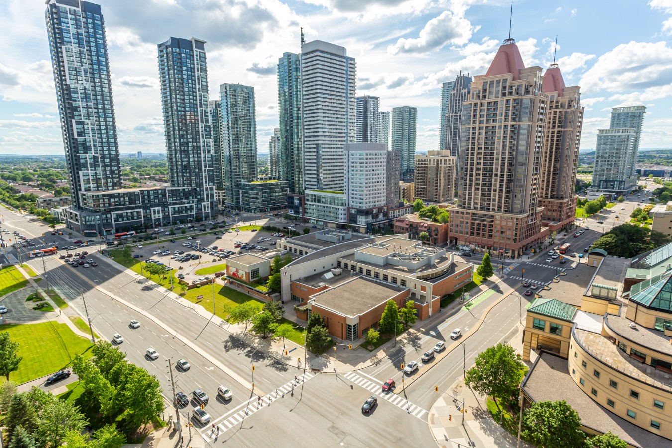 City Retreat | 2BR 2BATH | Sleeps 8 | Free Parking — furnished suite photo 33 in Mississauga
