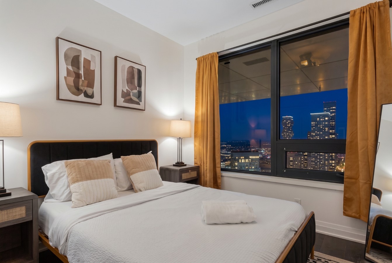 Luxury Skyline Condo | Pool • Gym • Steps to SQ1 — furnished suite photo 18 in Mississauga