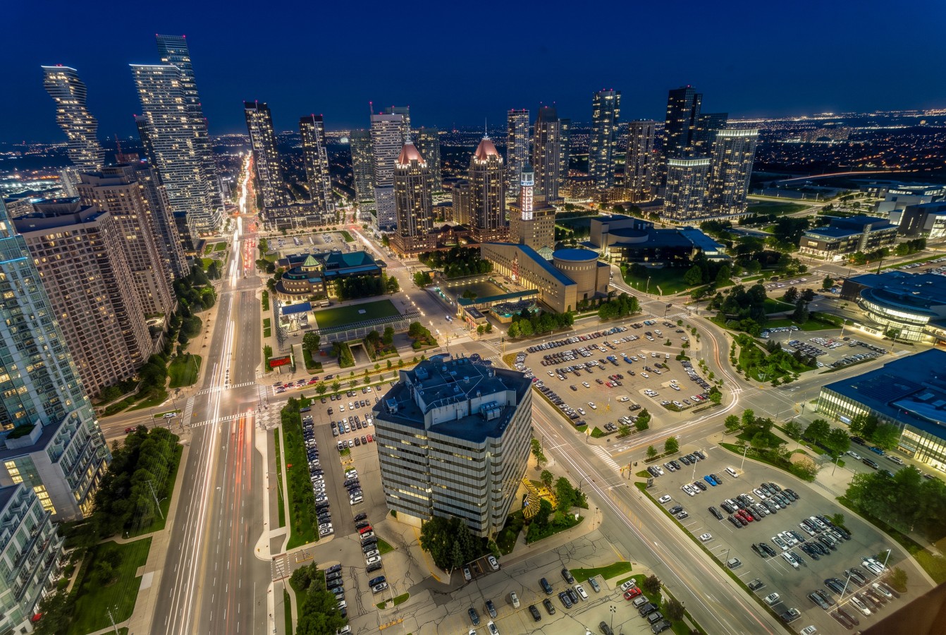 Luxury Skyline Condo | Pool • Gym • Steps to SQ1 — furnished suite photo 25 in Mississauga