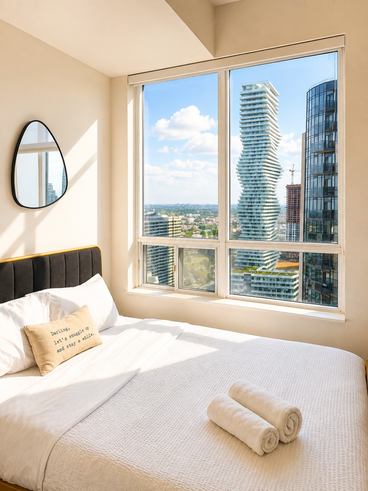 High-Rise 3BR Oasis | Free Parking | City Views — furnished suite photo 14 in Mississauga