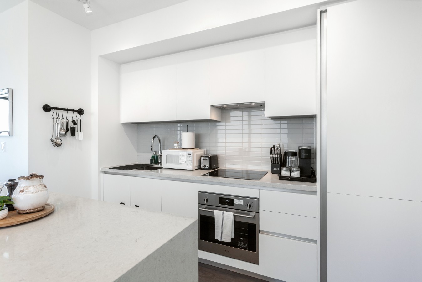 Sunset Retreat | 2BR/2BA | CN Tower View + Parking — furnished suite photo 41 in Mississauga