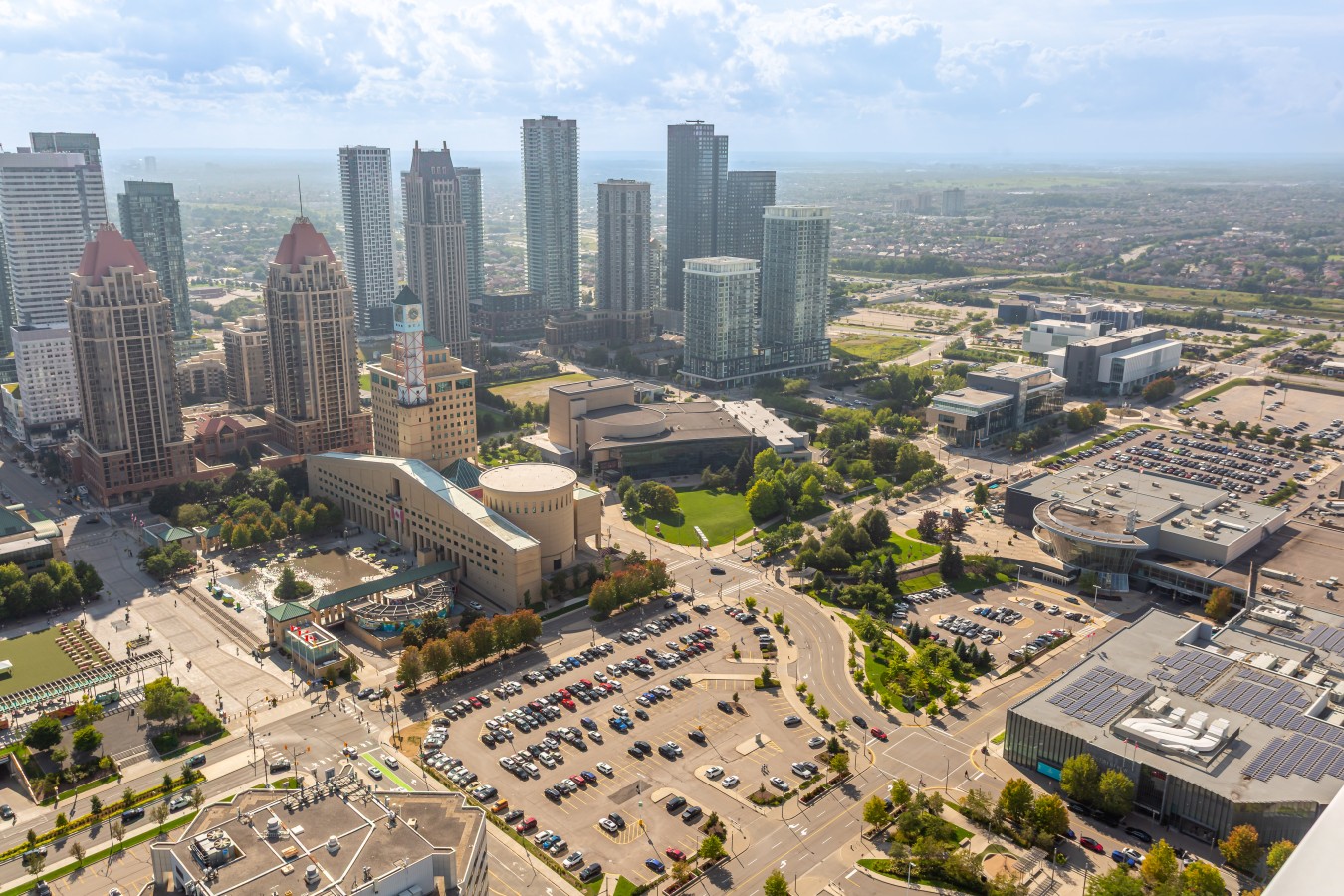 Sunset Retreat | 2BR/2BA | CN Tower View + Parking — furnished suite photo 11 in Mississauga