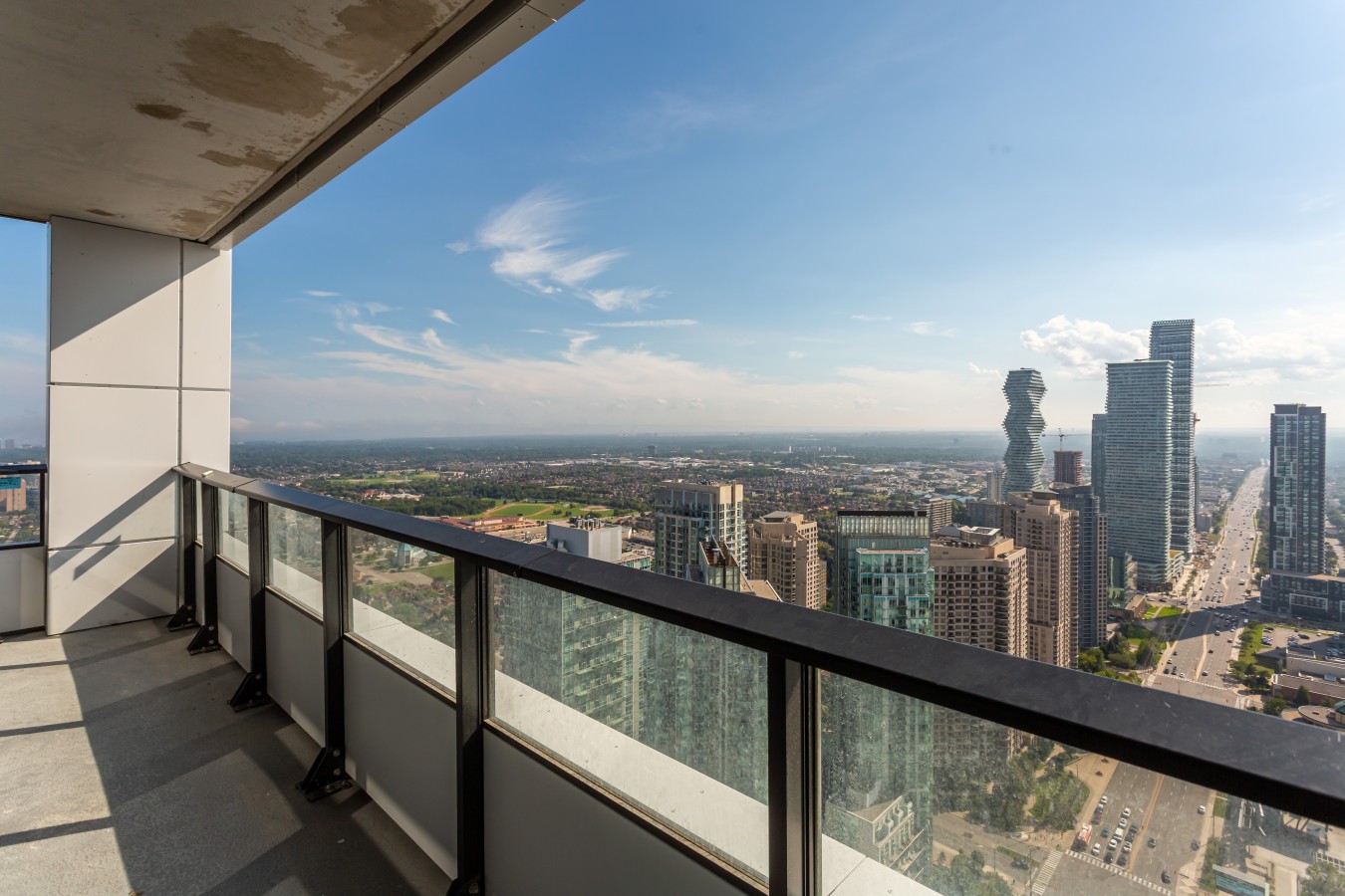 Sunset Retreat | 2BR/2BA | CN Tower View + Parking — furnished suite photo 42 in Mississauga