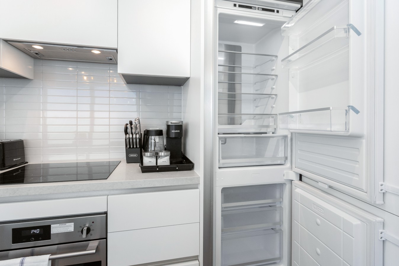 Sunset Retreat | 2BR/2BA | CN Tower View + Parking — furnished suite photo 31 in Mississauga