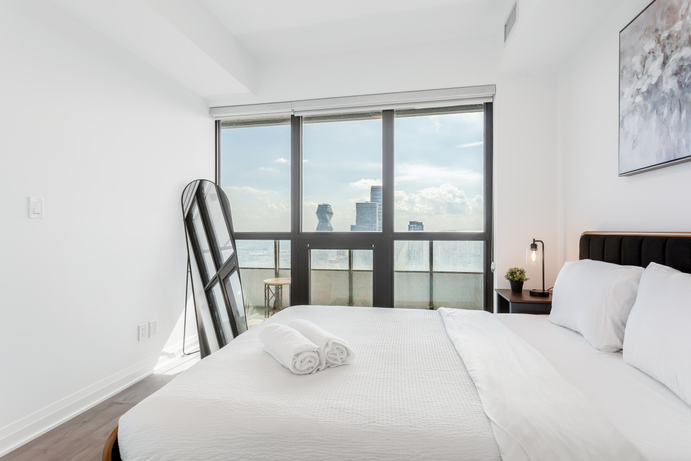 Sunset Retreat | 2BR/2BA | CN Tower View + Parking — furnished suite photo 29 in Mississauga