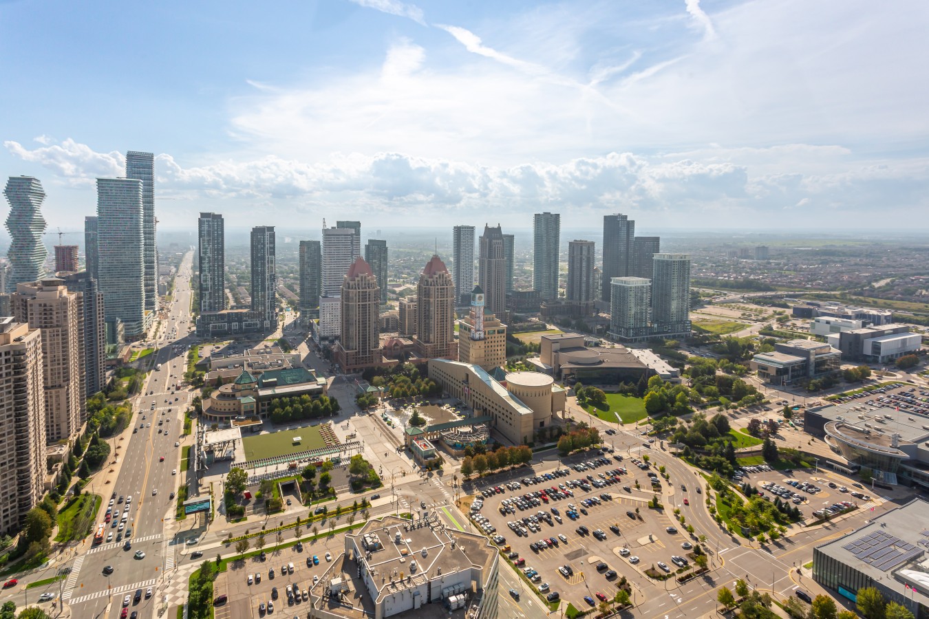 Sunset Retreat | 2BR/2BA | CN Tower View + Parking — furnished suite photo 25 in Mississauga