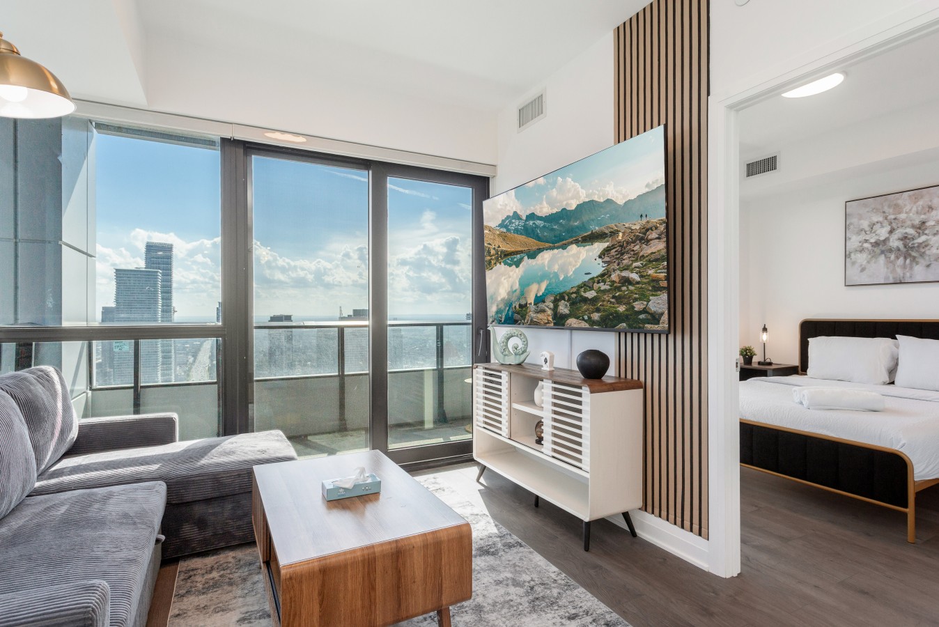 Sunset Retreat | 2BR/2BA | CN Tower View + Parking — furnished suite photo 54 in Mississauga