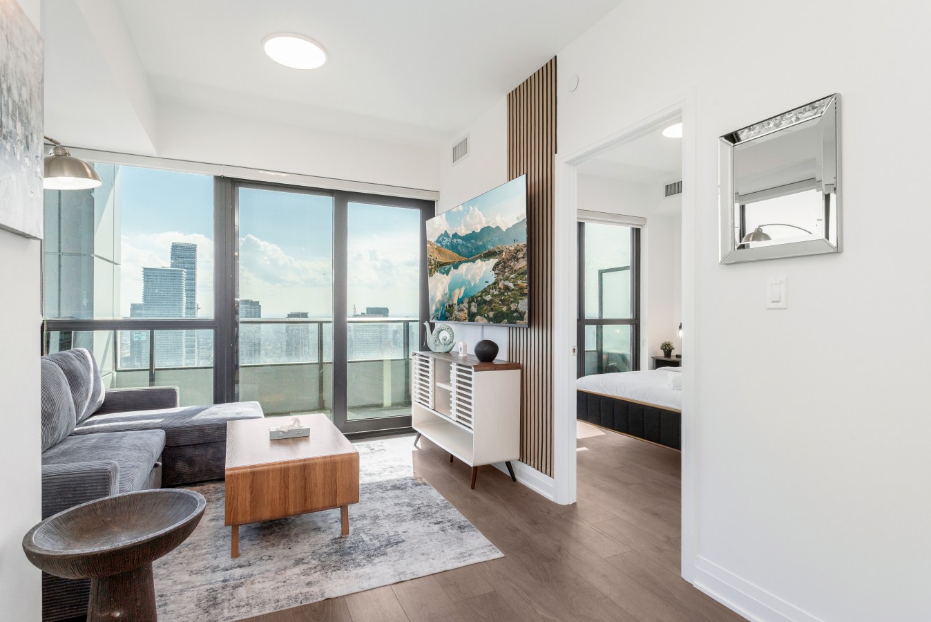 Sunset Retreat | 2BR/2BA | CN Tower View + Parking — furnished suite photo 18 in Mississauga