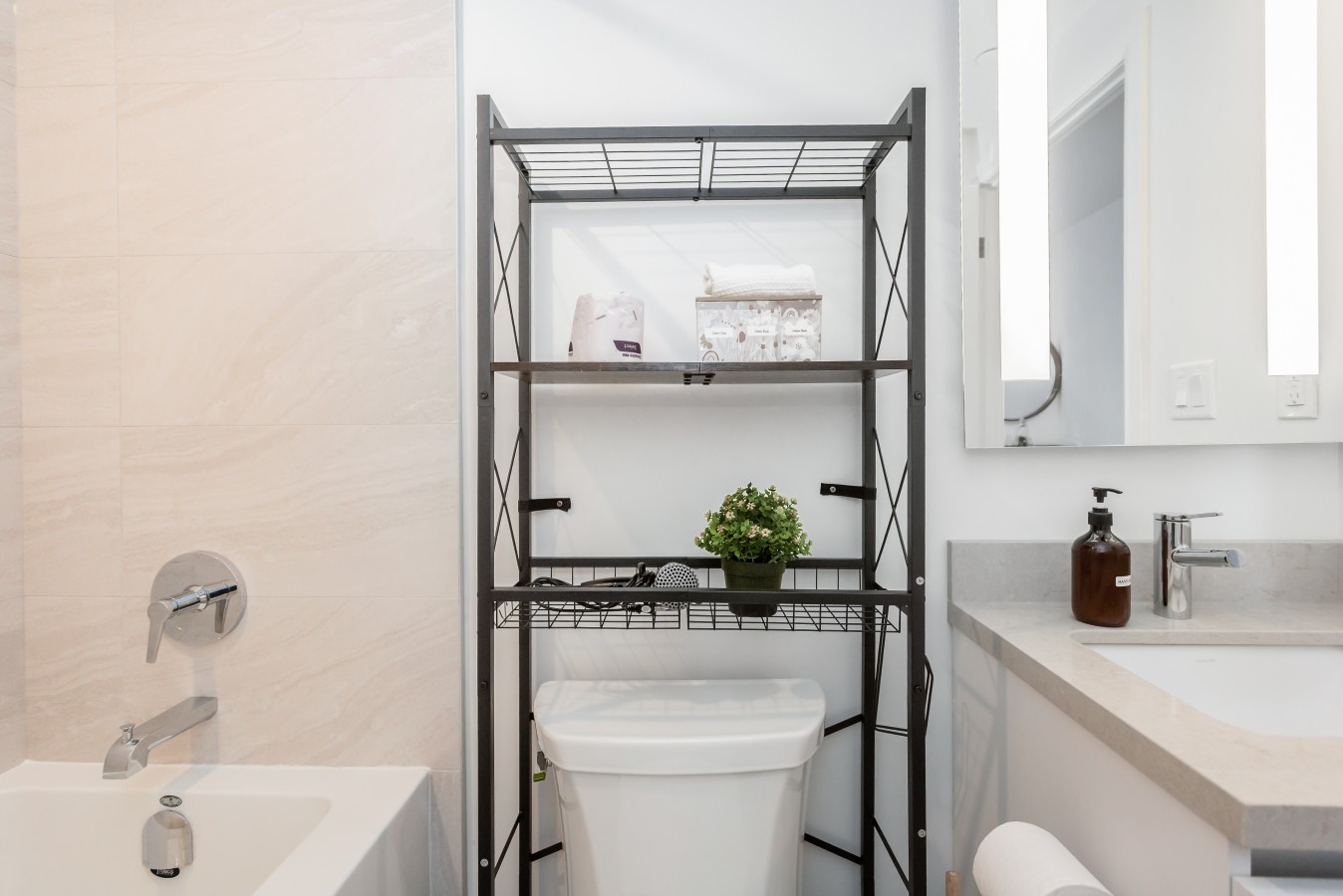 Sunset Retreat | 2BR/2BA | CN Tower View + Parking — furnished suite photo 8 in Mississauga