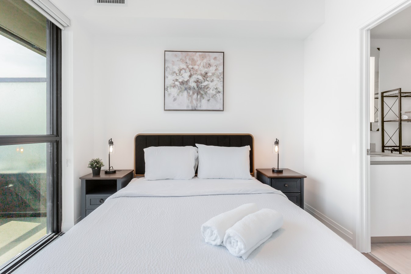 Sunset Retreat | 2BR/2BA | CN Tower View + Parking — furnished suite photo 7 in Mississauga