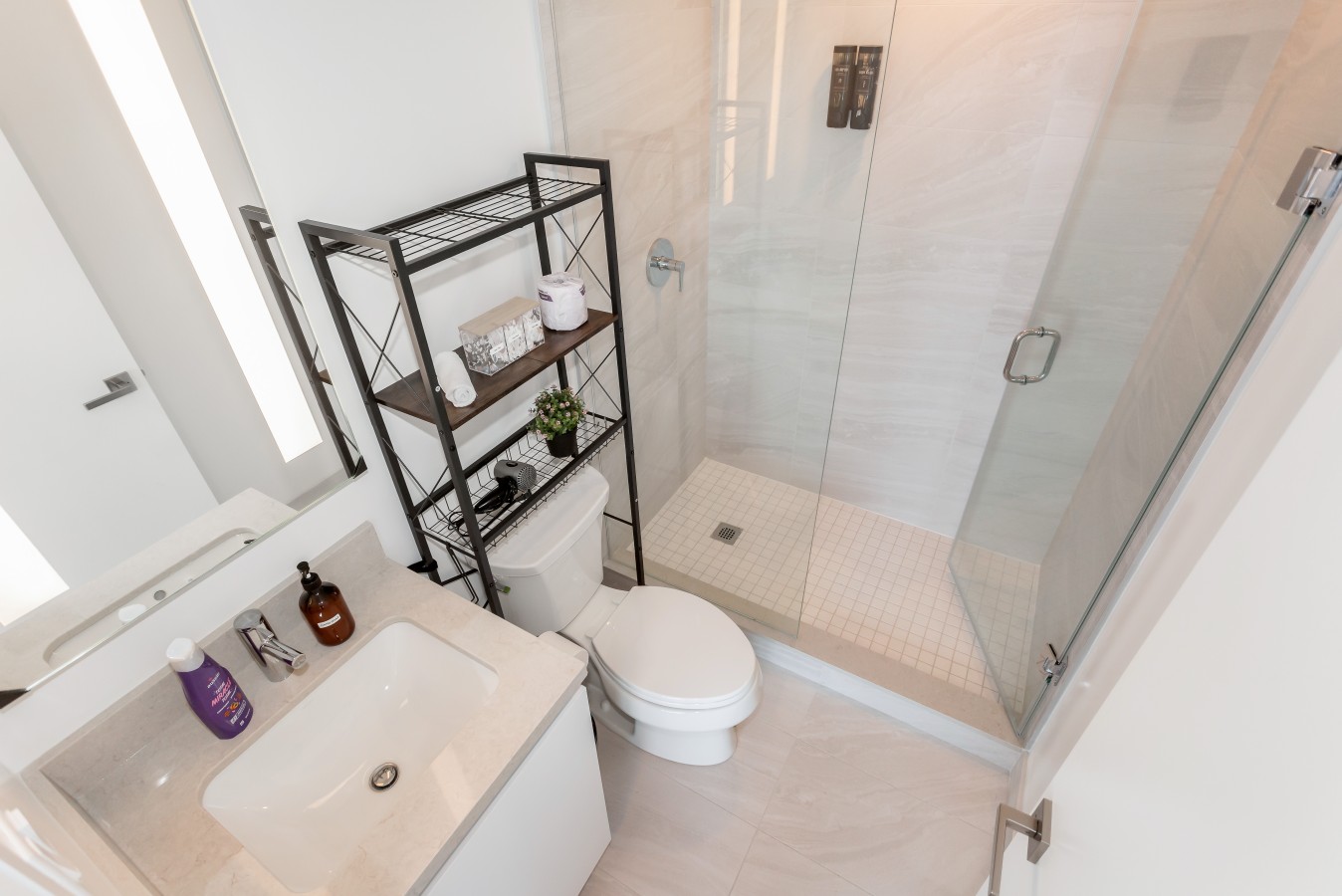 Sunset Retreat | 2BR/2BA | CN Tower View + Parking — furnished suite photo 45 in Mississauga