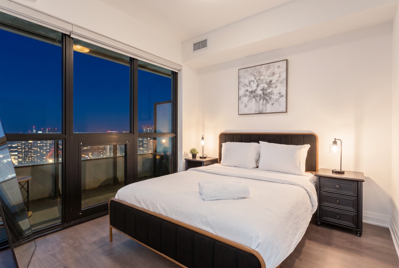 Sunset Retreat | 2BR/2BA | CN Tower View + Parking — furnished suite photo 52 in Mississauga