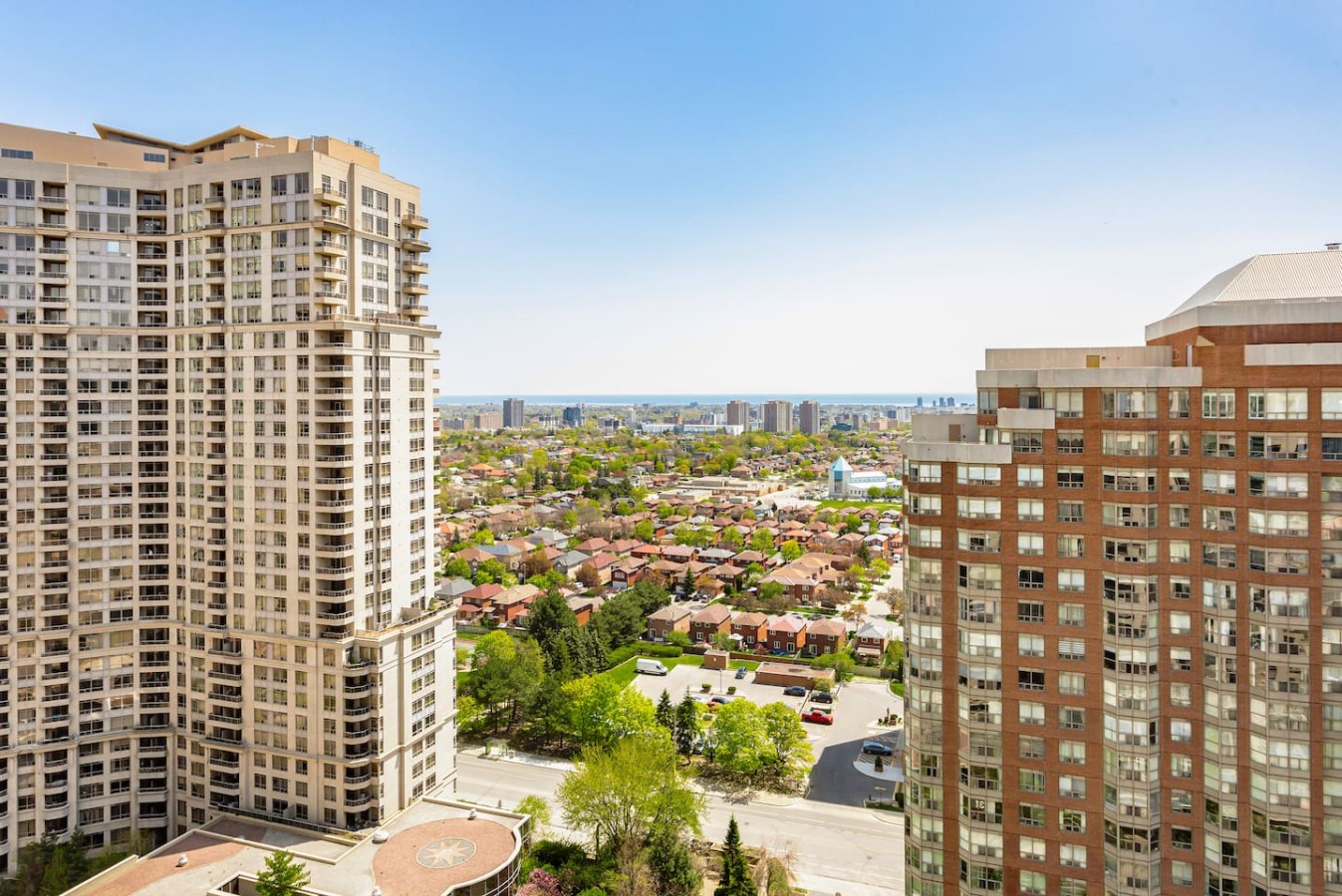 Stylish 2BR Retreat Steps to SQ1 | Prime Location — furnished suite photo 52 in Mississauga