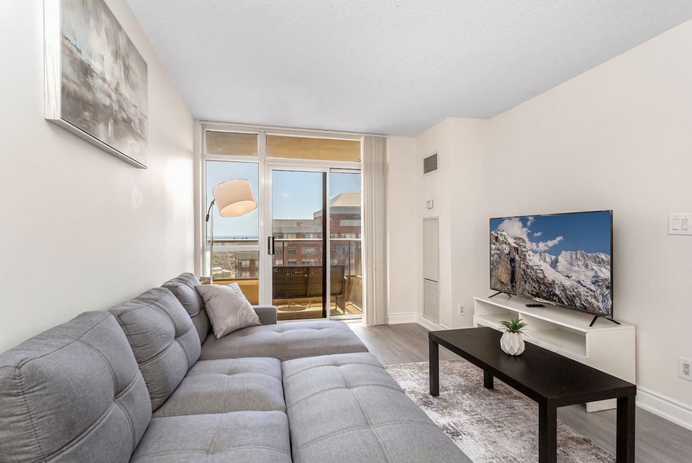 Stylish 2BR Retreat Steps to SQ1 | Prime Location — furnished suite photo 46 in Mississauga