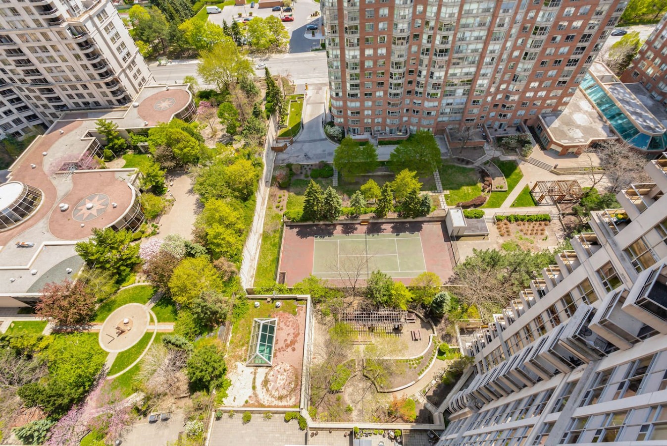 Stylish 2BR Retreat Steps to SQ1 | Prime Location — furnished suite photo 49 in Mississauga
