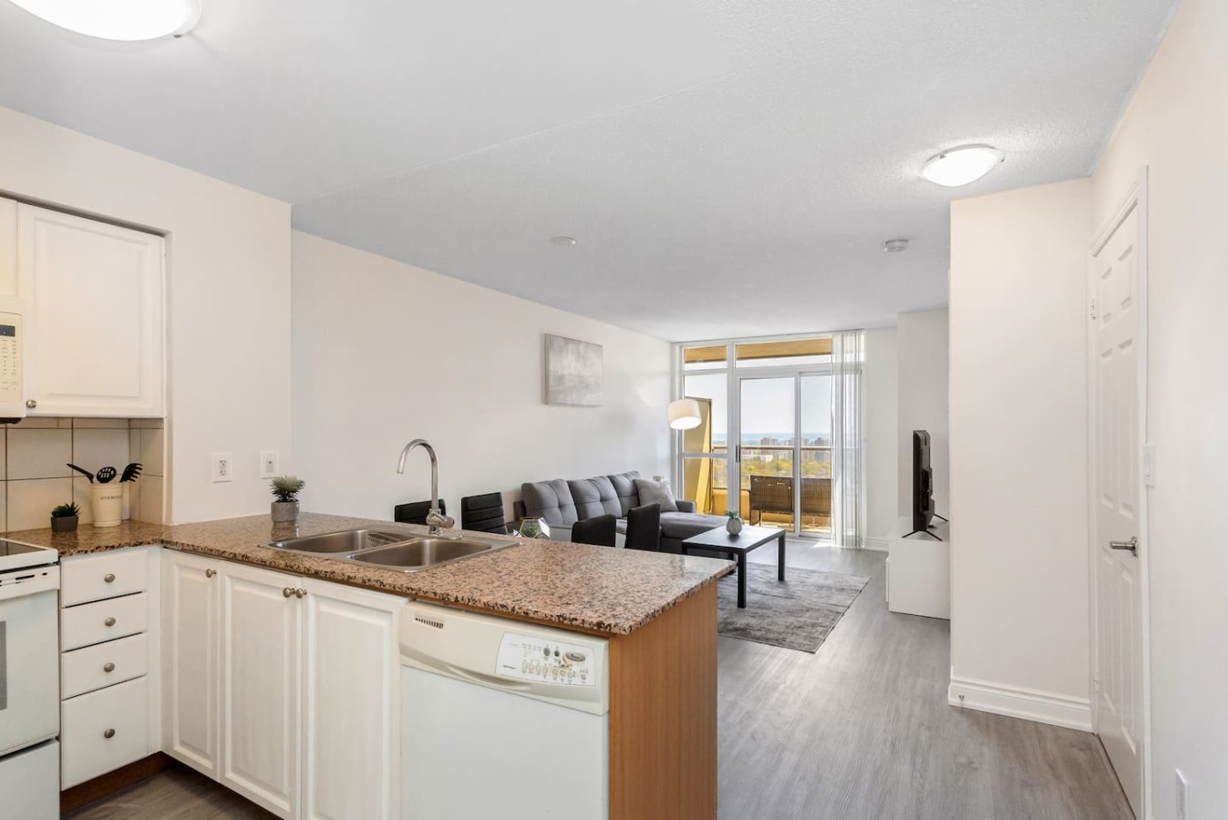 Stylish 2BR Retreat Steps to SQ1 | Prime Location — furnished suite photo 26 in Mississauga