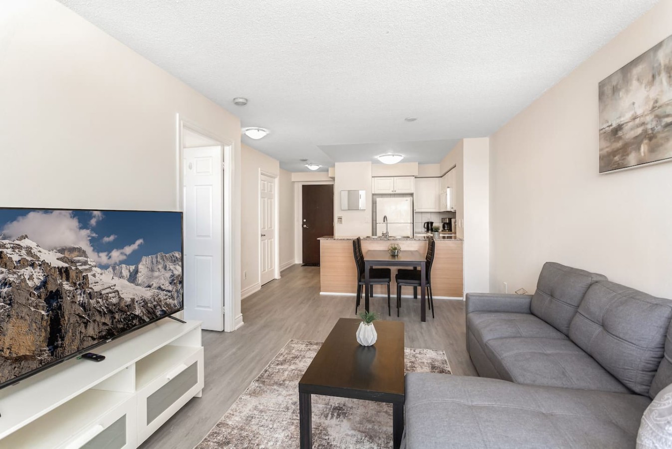 Stylish 2BR Retreat Steps to SQ1 | Prime Location — furnished suite photo 31 in Mississauga