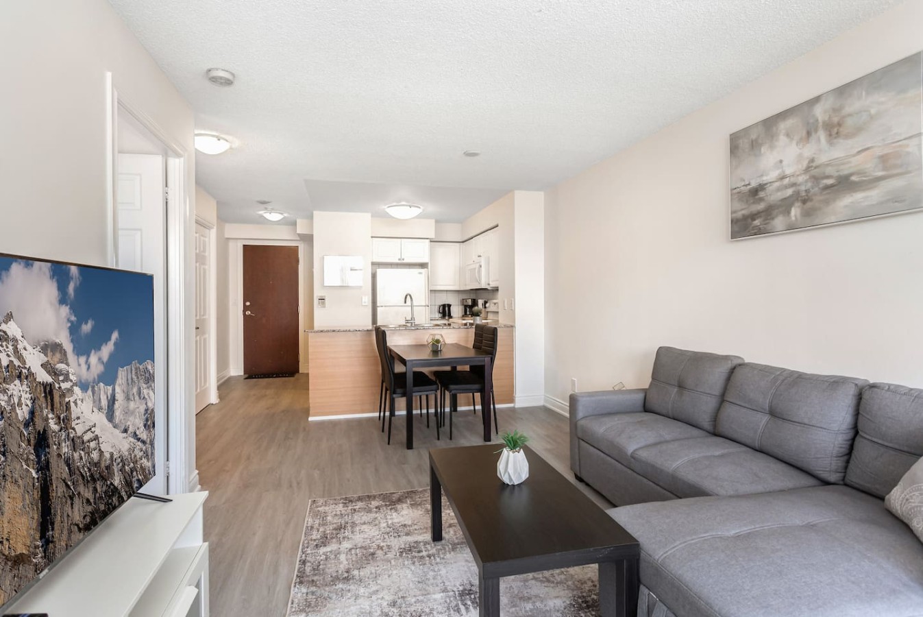 Stylish 2BR Retreat Steps to SQ1 | Prime Location — furnished suite photo 30 in Mississauga