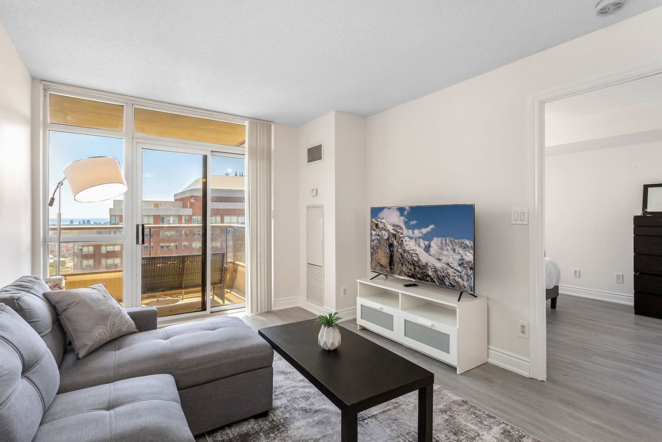 Stylish 2BR Retreat Steps to SQ1 | Prime Location — furnished suite photo 28 in Mississauga
