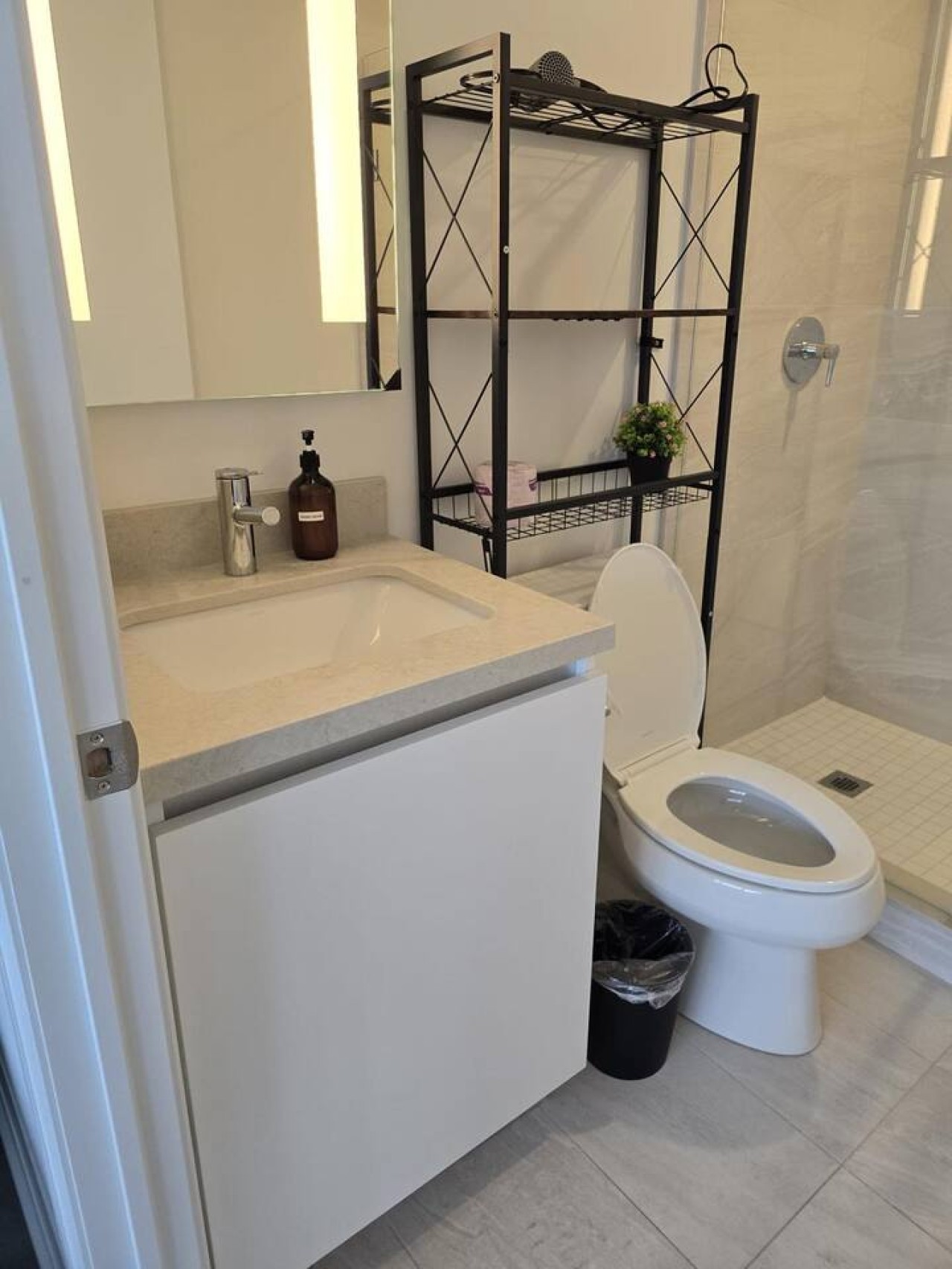 Luxury Sky Penthouse | CN Tower & Lake Views — furnished suite photo 5 in Mississauga