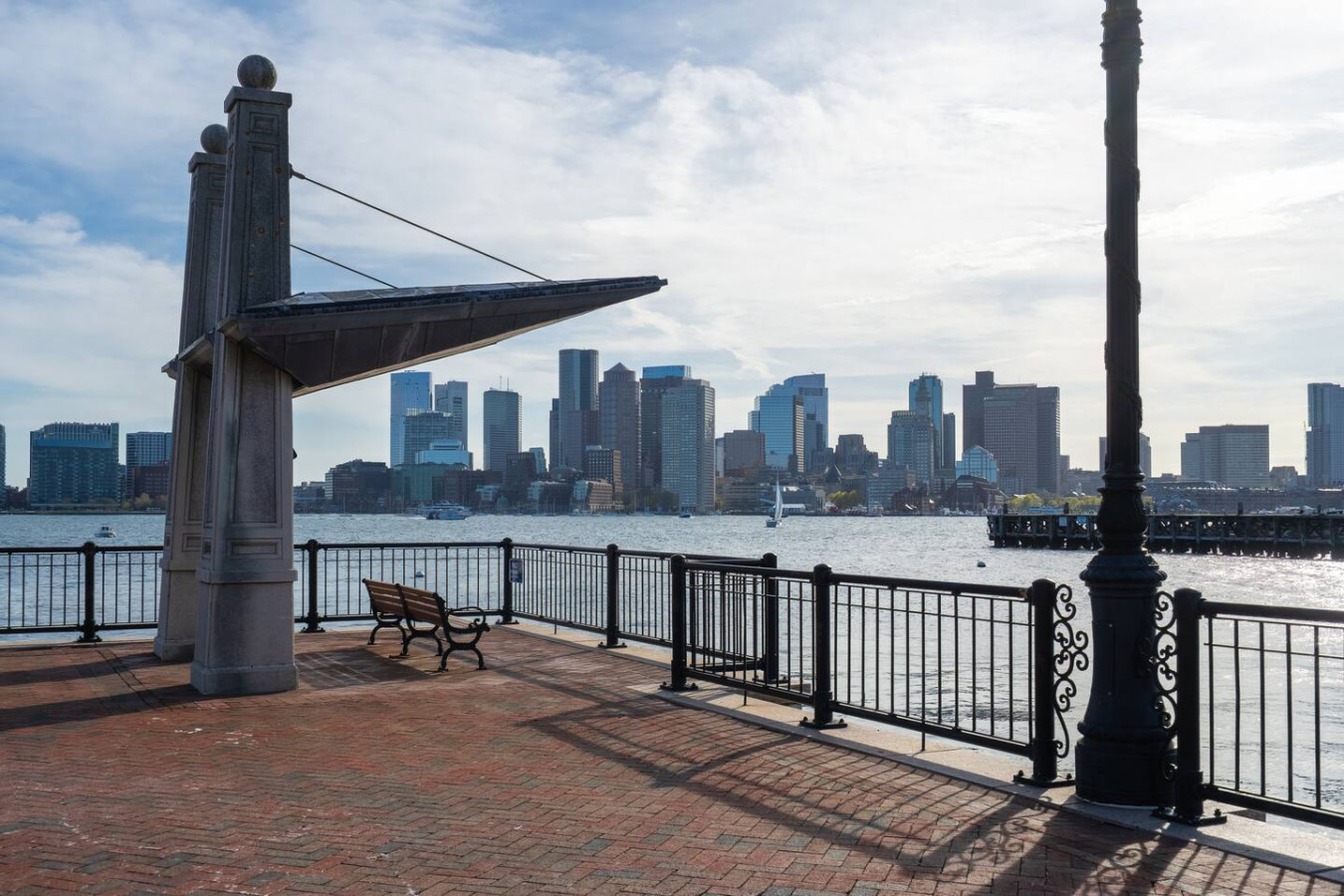 Stunning City Skyline Views And Cozy Amenities - Elegant East Boston Escape - Boston, MA