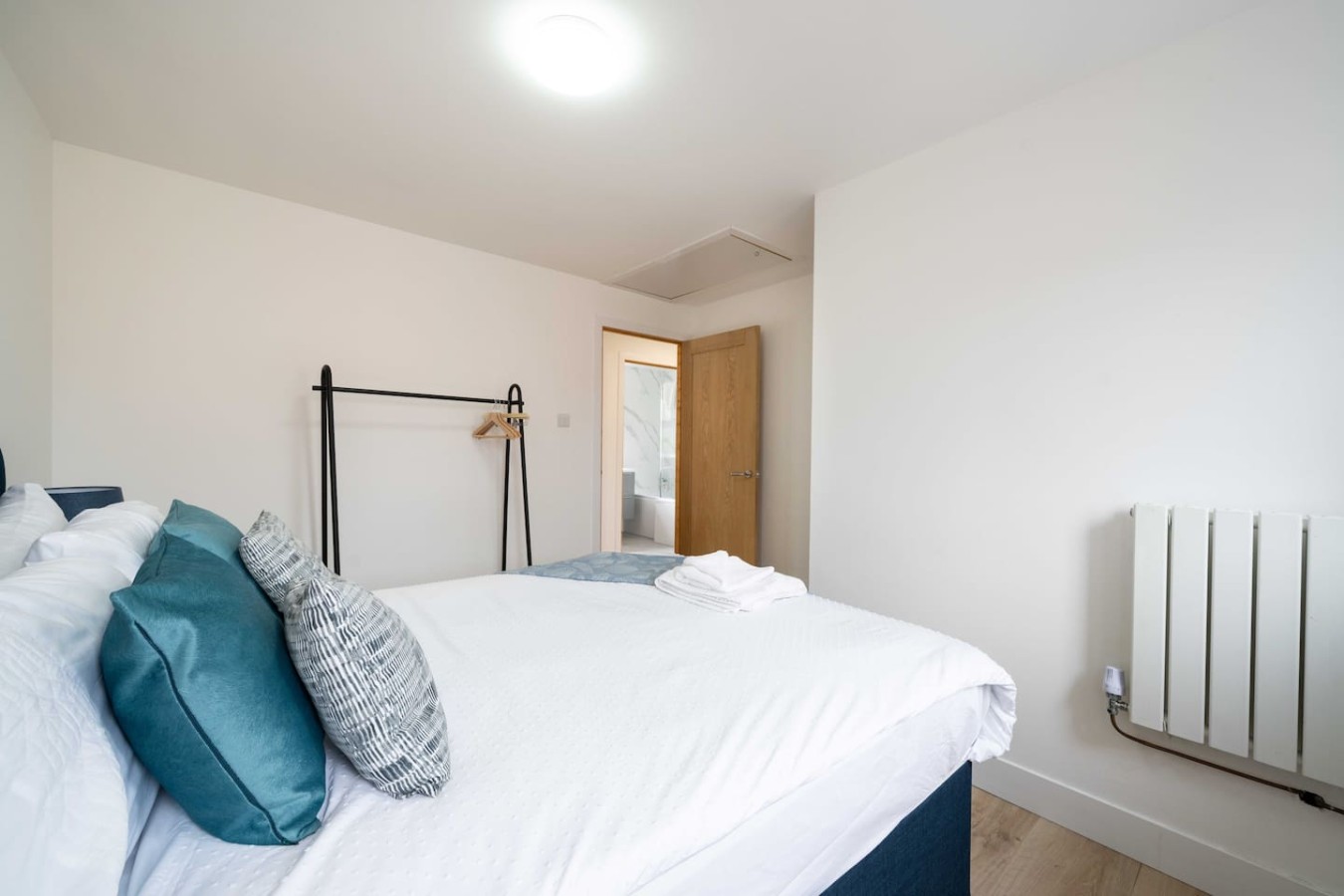 Cutters House*Sleeps 9*Groups*Contractors*Parking in 1 Cutter Close - Property image 33 - VivreStays