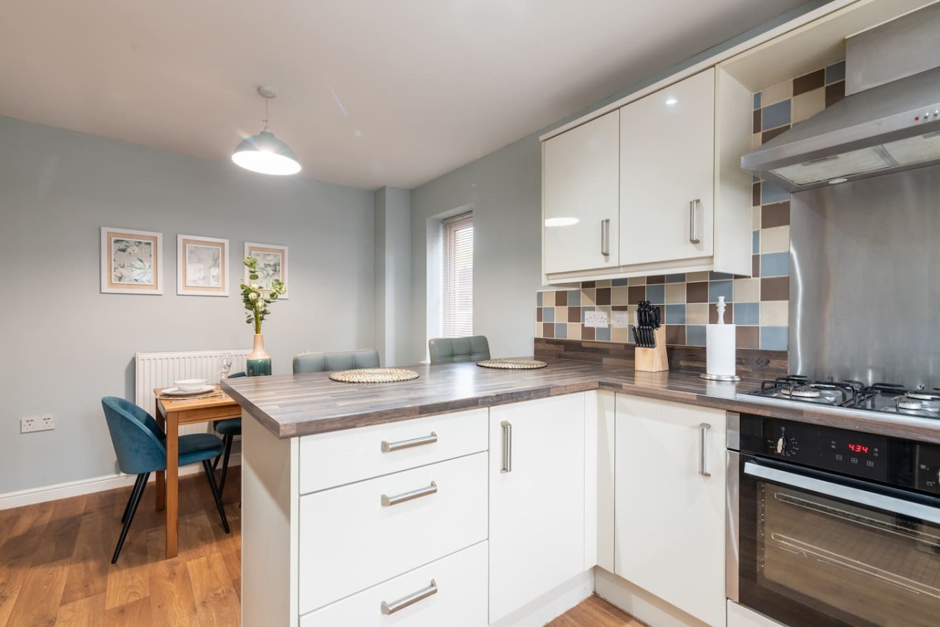 Mon Bank II* Contractors* Parking*Sleeps 5 in 73 Monmouth Castle Drive - Property image 21 - VivreStays