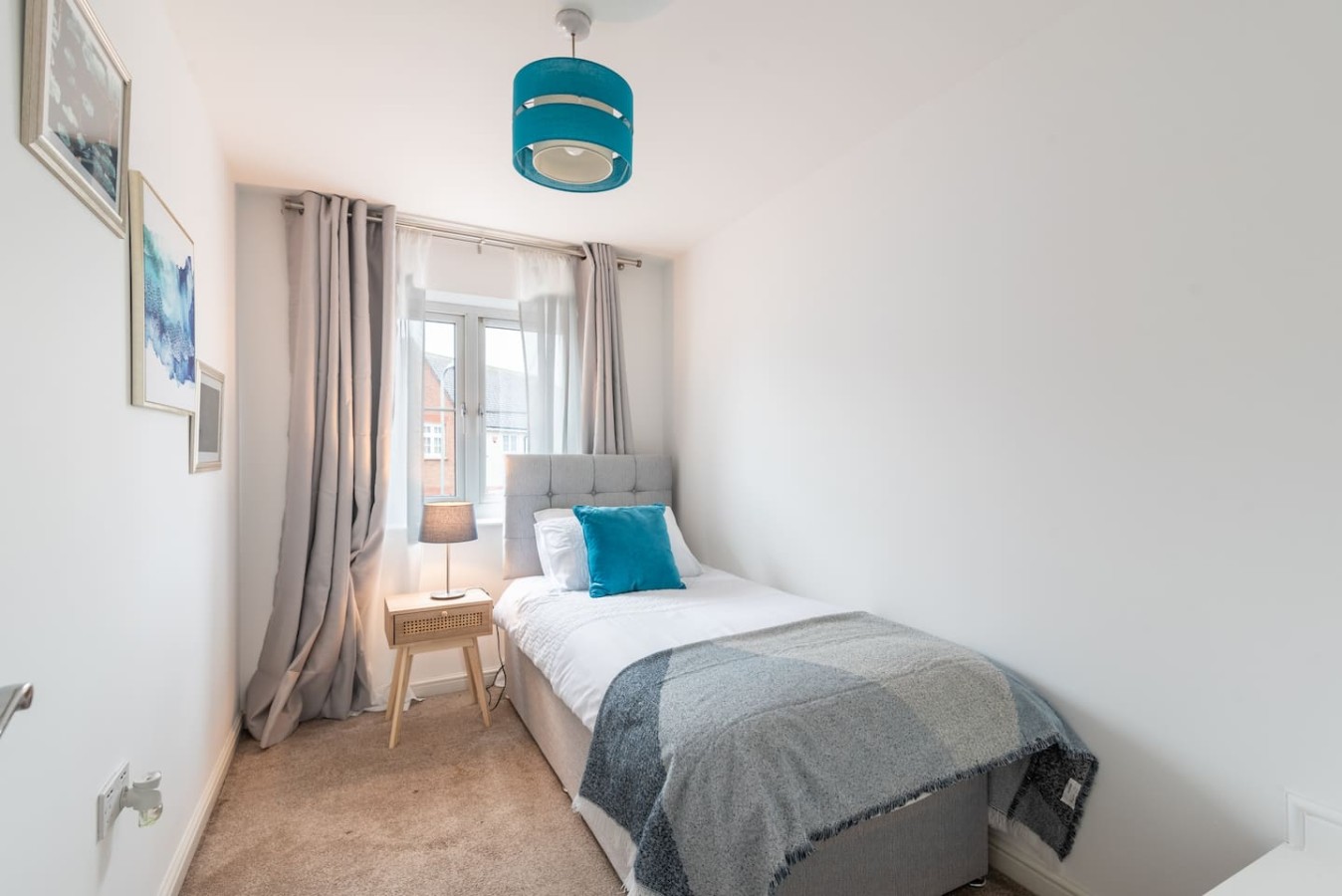 Mon Bank II* Contractors* Parking*Sleeps 5 in 73 Monmouth Castle Drive - Property image 6 - VivreStays