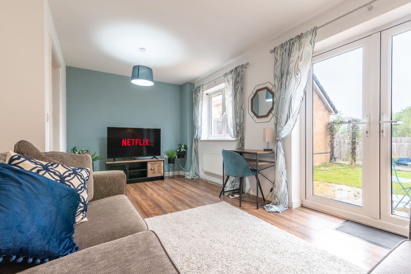 Mon Bank II* Contractors* Parking*Sleeps 5 in 73 Monmouth Castle Drive - Property image 19 - VivreStays